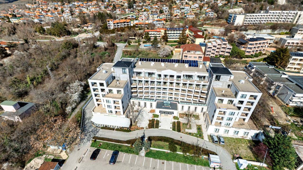 2 стаен апартамент до Двореца на Румънската Кралица и Ботаническа градина