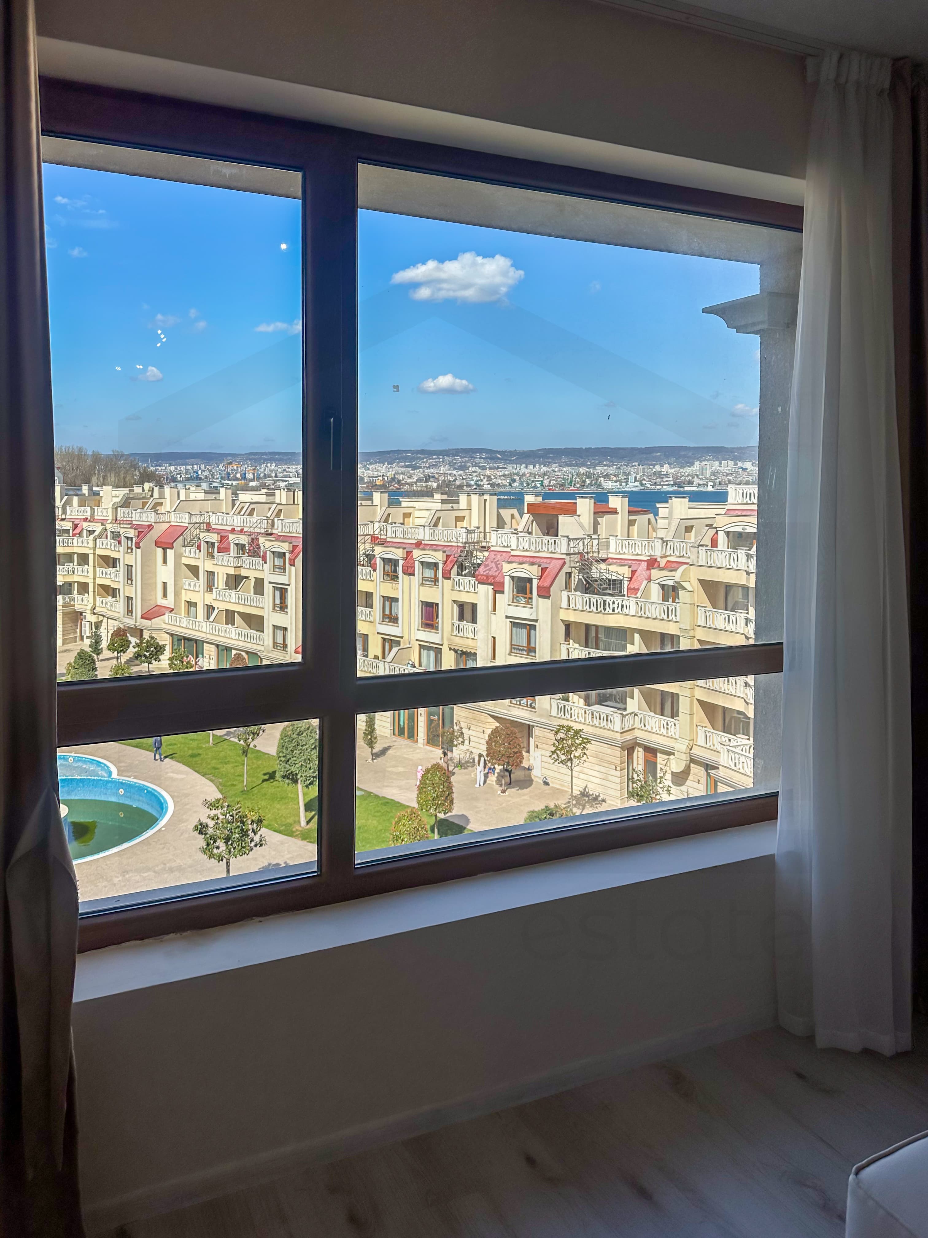 Varna south bay  2 стаен апартамент