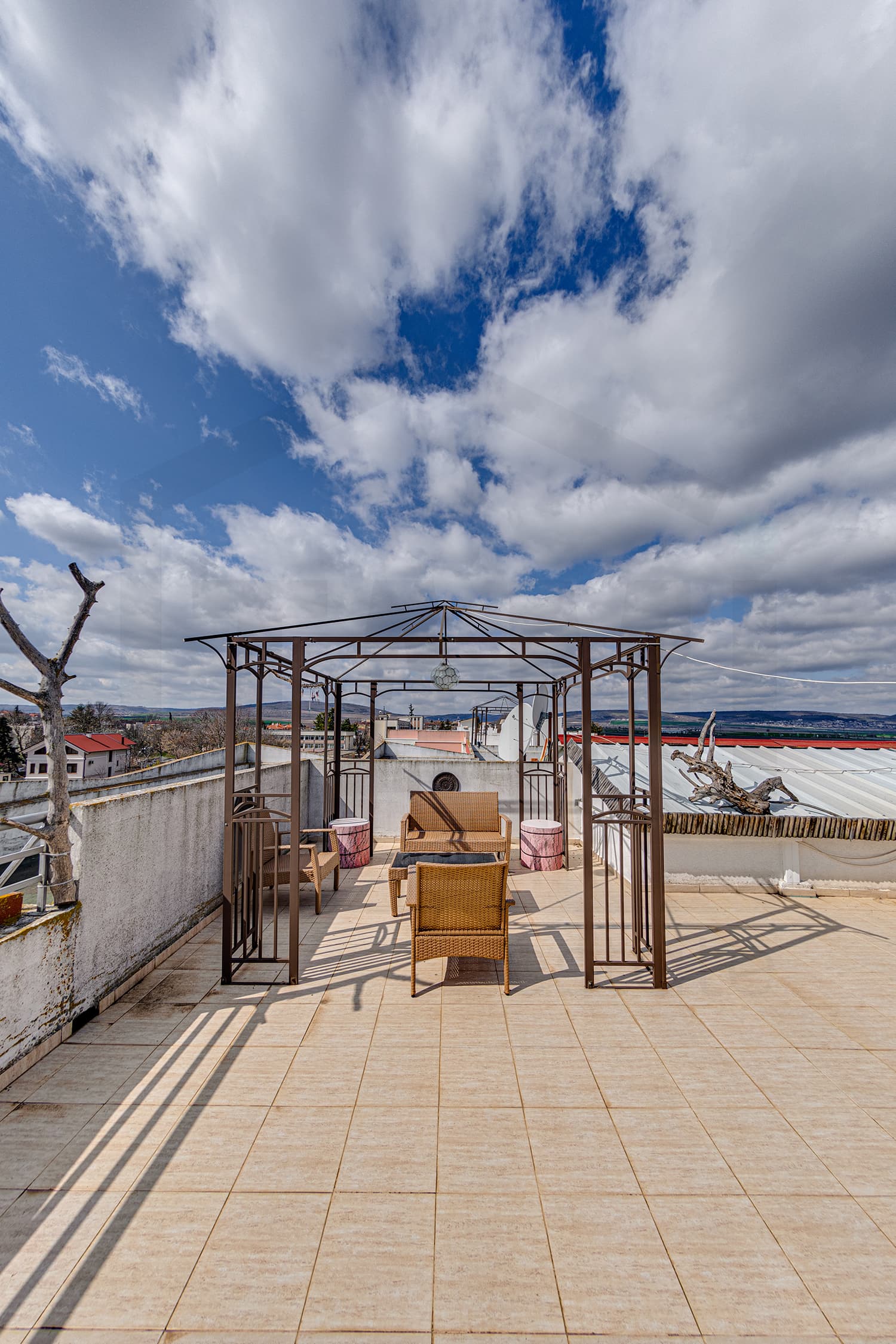 Тристаен мезонет в затворен комплекс в  Кранево.